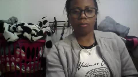 Snapshot of aicha_boobs chatting on May 2026 05:12:02 PM Aicha boobs online show from May 2026 05:12:02 PM