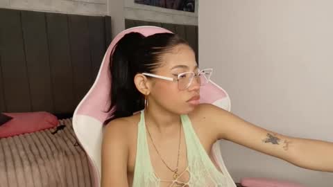 Snapshot of aida_princess chatting on November 2025 11:15:01 PM Aida online show from November 2025 11:15:01 PM