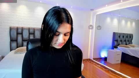 aidajoness online show from May 2026 01:27:01 PM