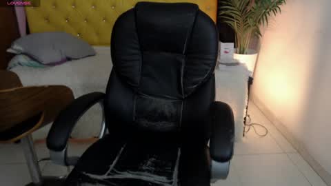 Snapshot of aidan_twink chatting on January 2025 10:51:02 PM AIDAN online show from January 2025 10:51:02 PM