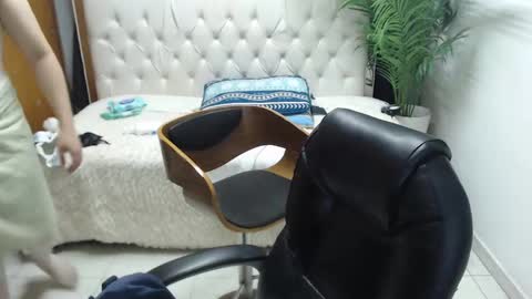 Snapshot of aidan_twink chatting on October 2025 11:24:02 PM AIDAN online show from October 2025 11:24:02 PM