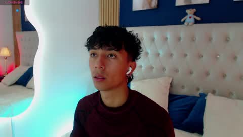 Snapshot of aiden_rivers_ chatting on March 2026 01:11:01 PM Aiden online show from March 2026 01:11:01 PM