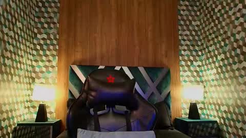 aiden_royce online show from November 2025 02:32:01 AM