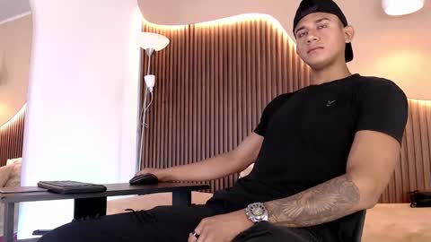 Aiden online show from September 2025 01:12:02 PM