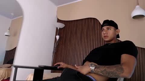 Aiden online show from September 2025 01:36:01 PM