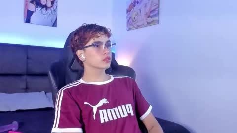 Aiden  online show from October 2025 12:02:02 PM