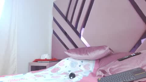 aiilynsmiith online show from November 2025 03:50:02 AM