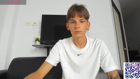 Snapshot of aiko_miracle chatting on February 2026 08:18:02 AM birthday here online show from February 2026 08:18:02 AM