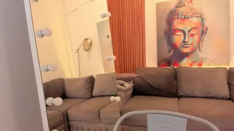 Alisson online show from November 2025 07:49:02 PM