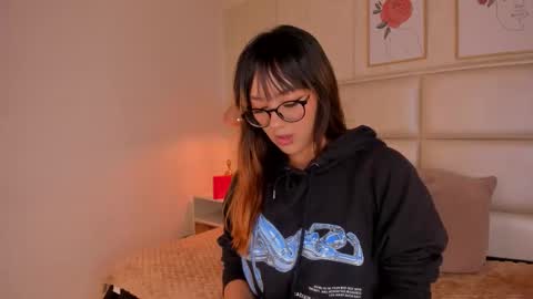 Aily Yozuko online show from December 2025 02:40:01 AM