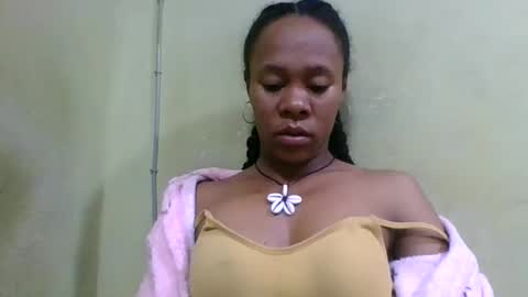 Snapshot of aimee982179 chatting on June 2026 02:13:01 AM aimee982179 online show from June 2026 02:13:01 AM