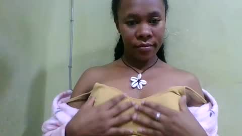 Snapshot of aimee982179 chatting on June 2026 02:24:02 AM aimee982179 online show from June 2026 02:24:02 AM