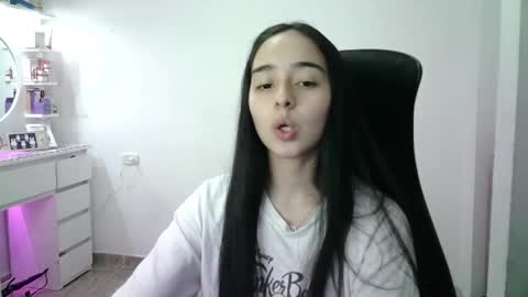 Snapshot of aineangeel chatting on May 2026 01:57:16 AM AINE online show from May 2026 01:57:16 AM