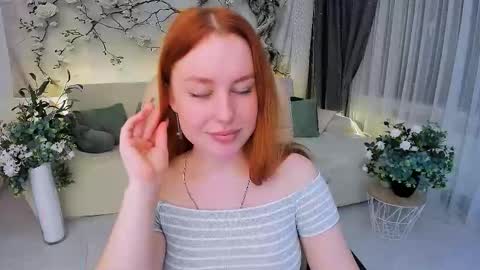 Snapshot of airysilhouette chatting on November 2025 04:34:01 AM Louise online show from November 2025 04:34:01 AM