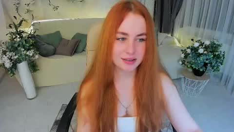 Snapshot of airysilhouette chatting on November 2025 01:16:01 AM Louise online show from November 2025 01:16:01 AM