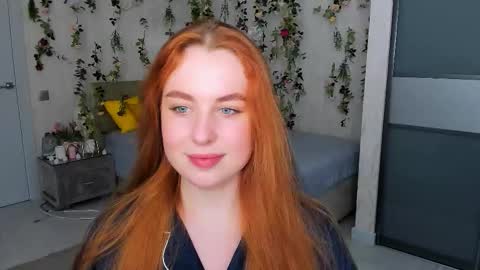 Snapshot of airysilhouette chatting on November 2025 04:13:02 PM Louise online show from November 2025 04:13:02 PM