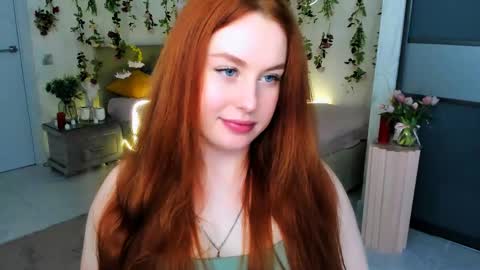 Snapshot of airysilhouette chatting on June 2026 10:21:02 AM Louise online show from June 2026 10:21:02 AM