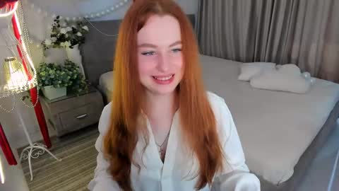 Snapshot of airysilhouette chatting on June 2026 04:17:02 AM Louise online show from June 2026 04:17:02 AM
