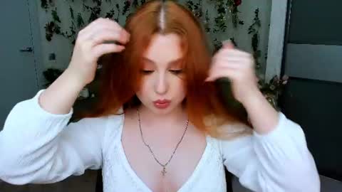 Snapshot of airysilhouette chatting on June 2026 07:27:02 PM Louise online show from June 2026 07:27:02 PM