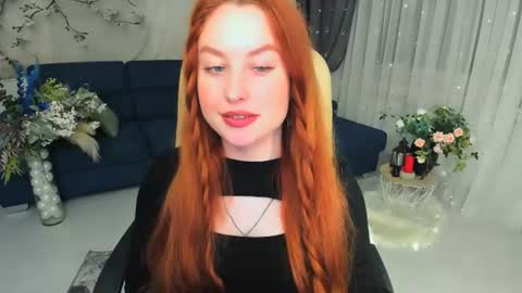 Snapshot of airysilhouette chatting on June 2026 07:42:01 PM Louise online show from June 2026 07:42:01 PM