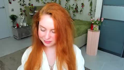 Snapshot of airysilhouette chatting on June 2026 07:25:02 PM Louise online show from June 2026 07:25:02 PM