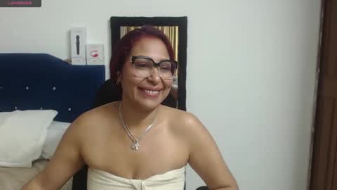 aisha_french online show from May 2026 04:25:01 PM