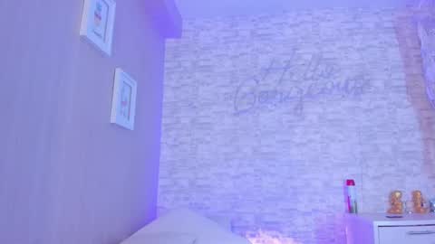 Snapshot of aisha_h chatting on February 2025 12:04:02 AM Aisha online show from February 2025 12:04:02 AM