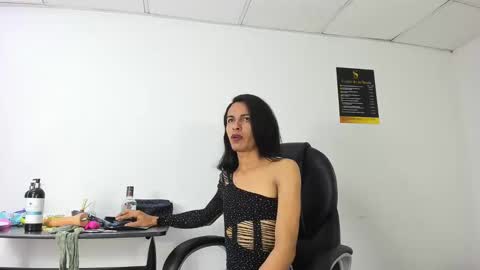 Snapshot of aisha_hotts777 chatting on November 2025 04:17:02 AM Aisha online show from November 2025 04:17:02 AM