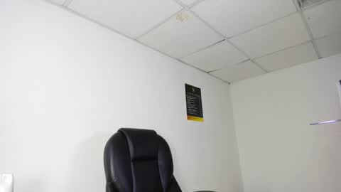 Snapshot of aisha_hotts777 chatting on December 2025 03:48:01 AM Aisha online show from December 2025 03:48:01 AM