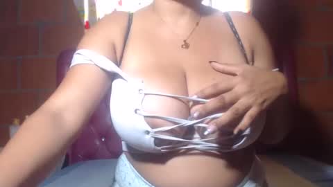 Snapshot of aisha_koswell3 chatting on February 2025 08:44:02 PM aisha koswell3 online show from February 2025 08:44:02 PM