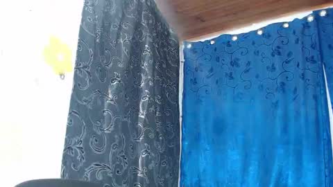 Snapshot of aisha_mcflury chatting on November 2025 04:45:02 AM alexia online show from November 2025 04:45:02 AM