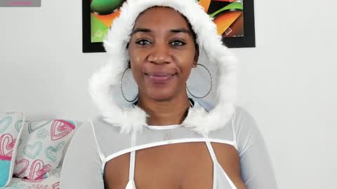 Snapshot of aisha_w10 chatting on January 2025 12:36:01 PM Aisha online show from January 2025 12:36:01 PM