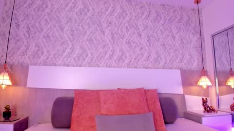 Aisha online show from October 2025 03:22:01 PM