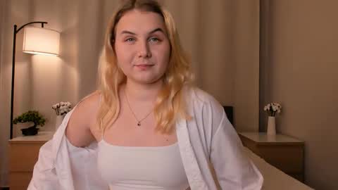 Snapshot of aishaspeak chatting on November 2025 08:35:02 PM Hermione online show from November 2025 08:35:02 PM