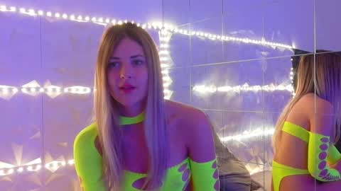 Snapshot of aishhaa chatting on October 2025 05:07:02 AM Aisha online show from October 2025 05:07:02 AM