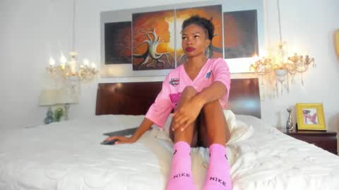 Aitana  online show from November 2025 07:01:02 PM