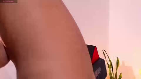 Queen Dumont   online show from March 2026 09:43:02 PM