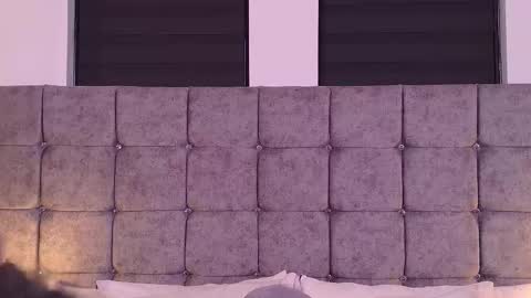 Queen Dumont   online show from March 2026 11:25:01 AM