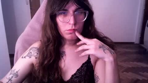 Snapshot of akamedolle chatting on November 2025 01:22:01 AM Veronica Akame 3 online show from November 2025 01:22:01 AM