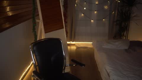 Snapshot of akaneiro_demon chatting on December 2024 04:39:01 PM Akaneiro online show from December 2024 04:39:01 PM