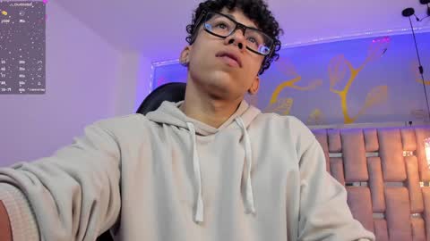 akazaboy online show from December 2024 04:24:01 AM