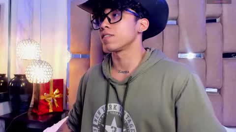 Snapshot of akazaboy chatting on February 2026 04:55:02 AM akazaboy online show from February 2026 04:55:02 AM