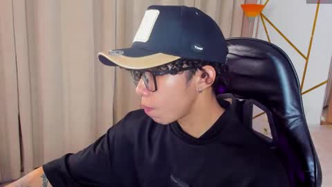 akazaboy online show from May 2026 05:46:02 AM
