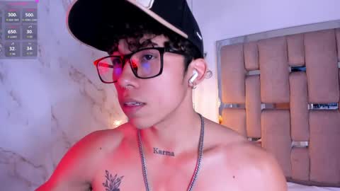 akazaboy online show from May 2026 05:46:02 AM