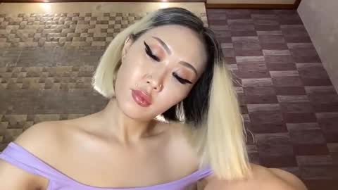 Snapshot of akemi_jp chatting on September 2025 10:03:02 PM Akemi online show from September 2025 10:03:02 PM