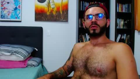 Snapshot of akiles_r chatting on January 2025 01:37:02 AM akiles online show from January 2025 01:37:02 AM