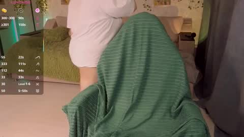 Aki online show from October 2025 01:29:01 PM