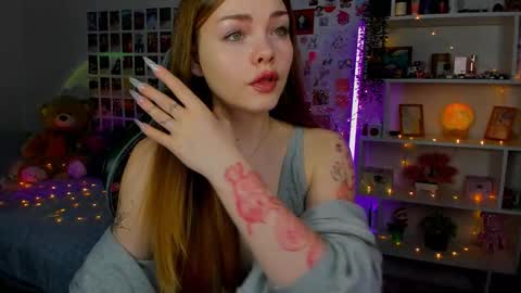 Snapshot of akirakatsu chatting on October 2025 11:33:02 AM Akira online show from October 2025 11:33:02 AM