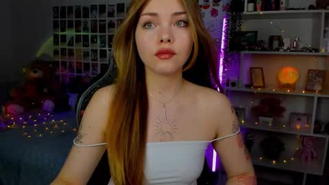 Snapshot of akirakatsu chatting on October 2025 12:09:01 PM Akira online show from October 2025 12:09:01 PM