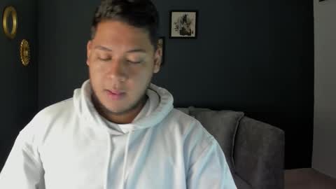 Snapshot of akon_2 chatting on February 2026 10:30:02 PM Akoon online show from February 2026 10:30:02 PM